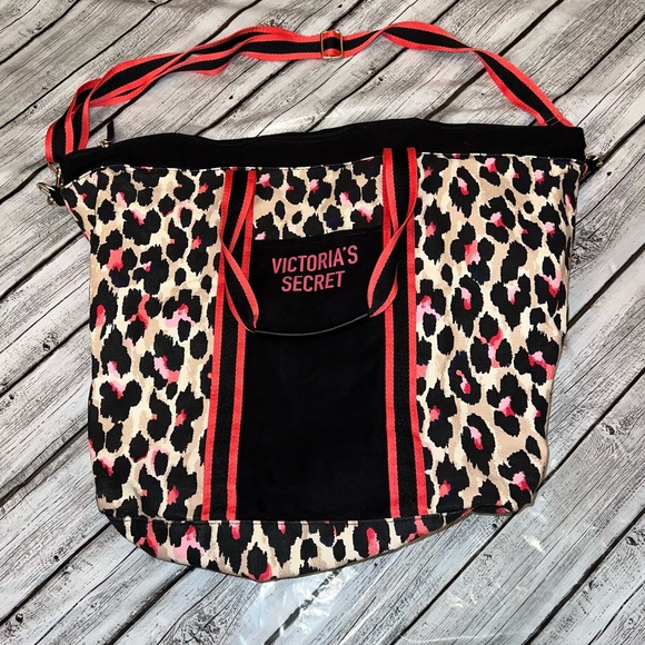 Victoria’s Secret Weekend Bag - Picture 2 of 8